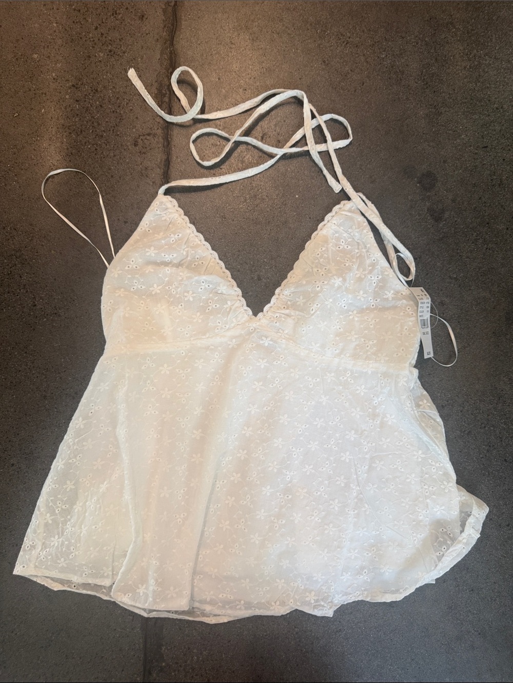 Julie eyelet halter babydoll top Beverley and beck - Picture 2 of 4